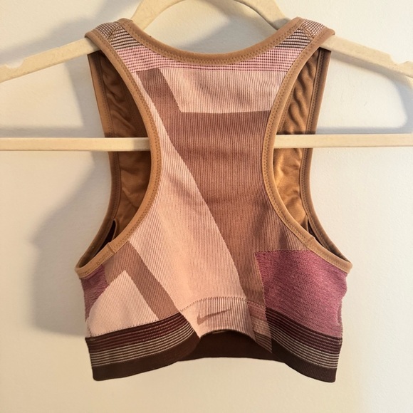 Nike Women's Icon Clash Seamless Light Support Bra - Picture 5 of 5